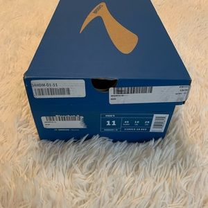 Brand New In Box- Brooks Ricochet